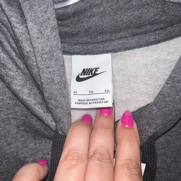 Nike Gray Sweatshirt Hoodie with Iconic Swoosh - Picture 4 of 6